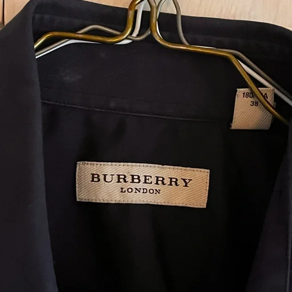 Men's dark navy blue Dress Shirt. Dark mother of pearl buttons. BURBERRY London. - Picture 4 of 17